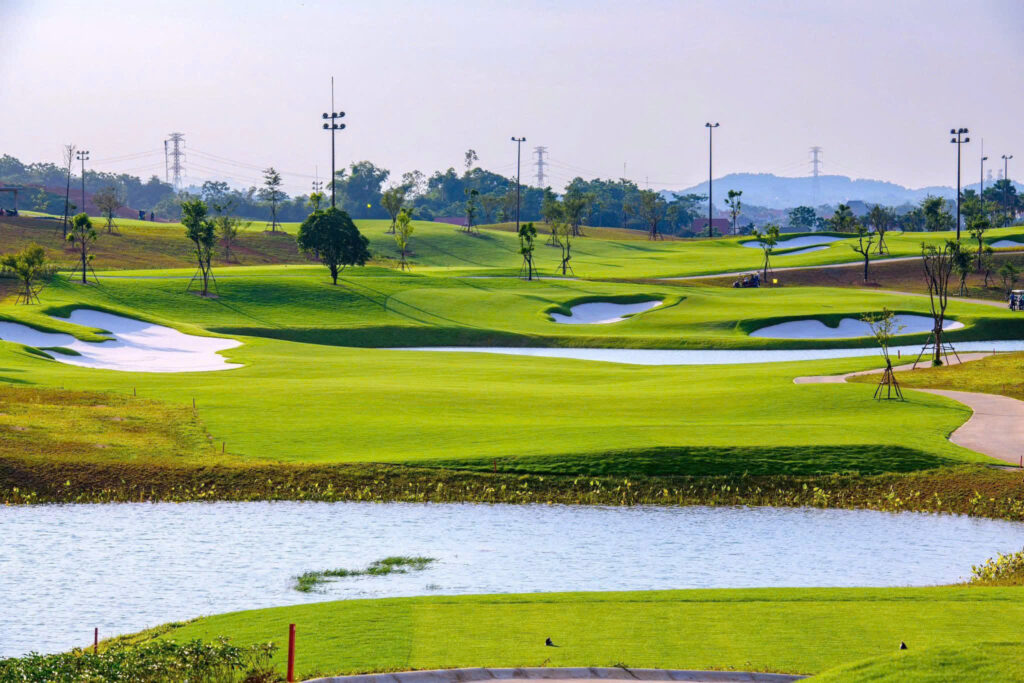 Câu lạc bộ golf Van Lang Empire T&T